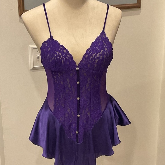 Intimo Purple Lace Robe Set - Picture 10 of 15